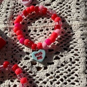 Hug me  valentine. Bracelet